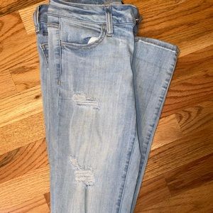 Light wash skinny jeans